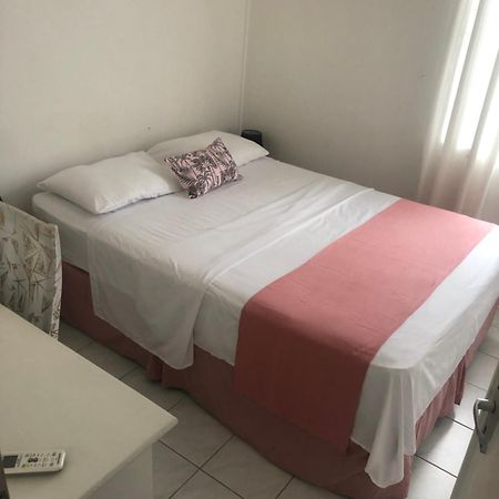 Home2Home Guesthouse كرايست تشيرش المظهر الخارجي الصورة