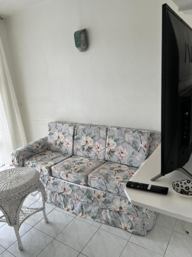 Home2Home Guesthouse كرايست تشيرش المظهر الخارجي الصورة