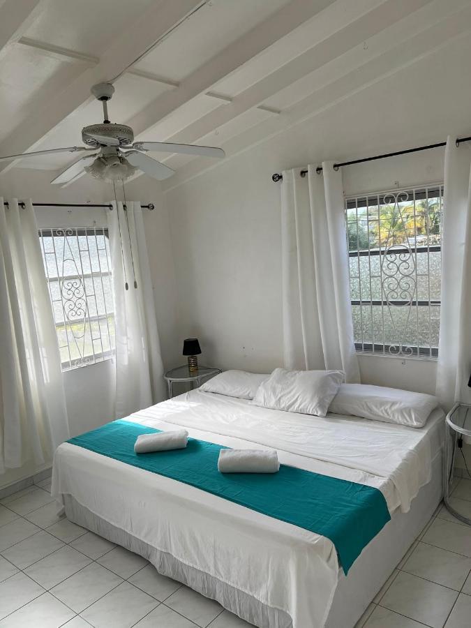 Home2Home Guesthouse كرايست تشيرش المظهر الخارجي الصورة