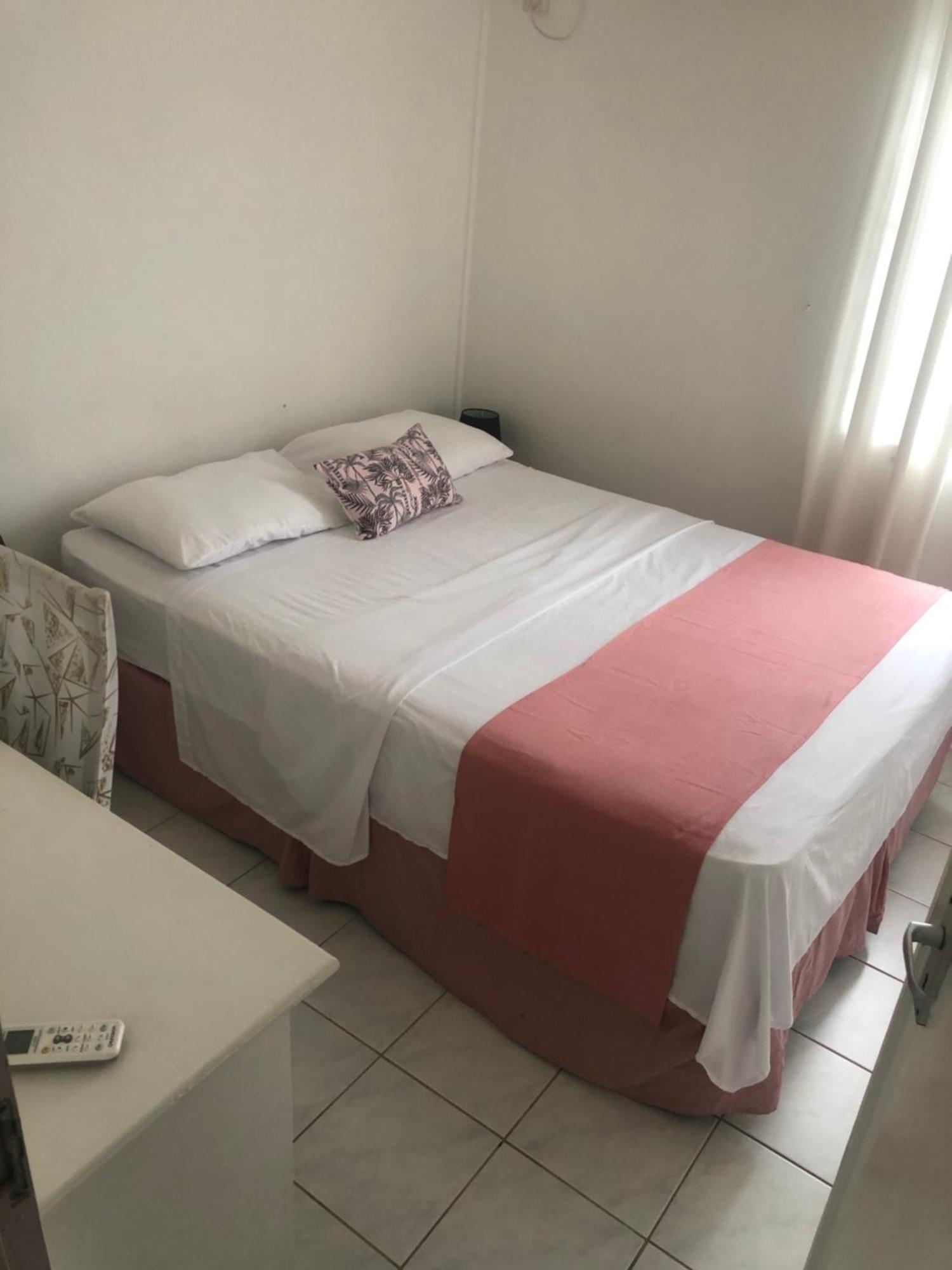 Home2Home Guesthouse كرايست تشيرش المظهر الخارجي الصورة